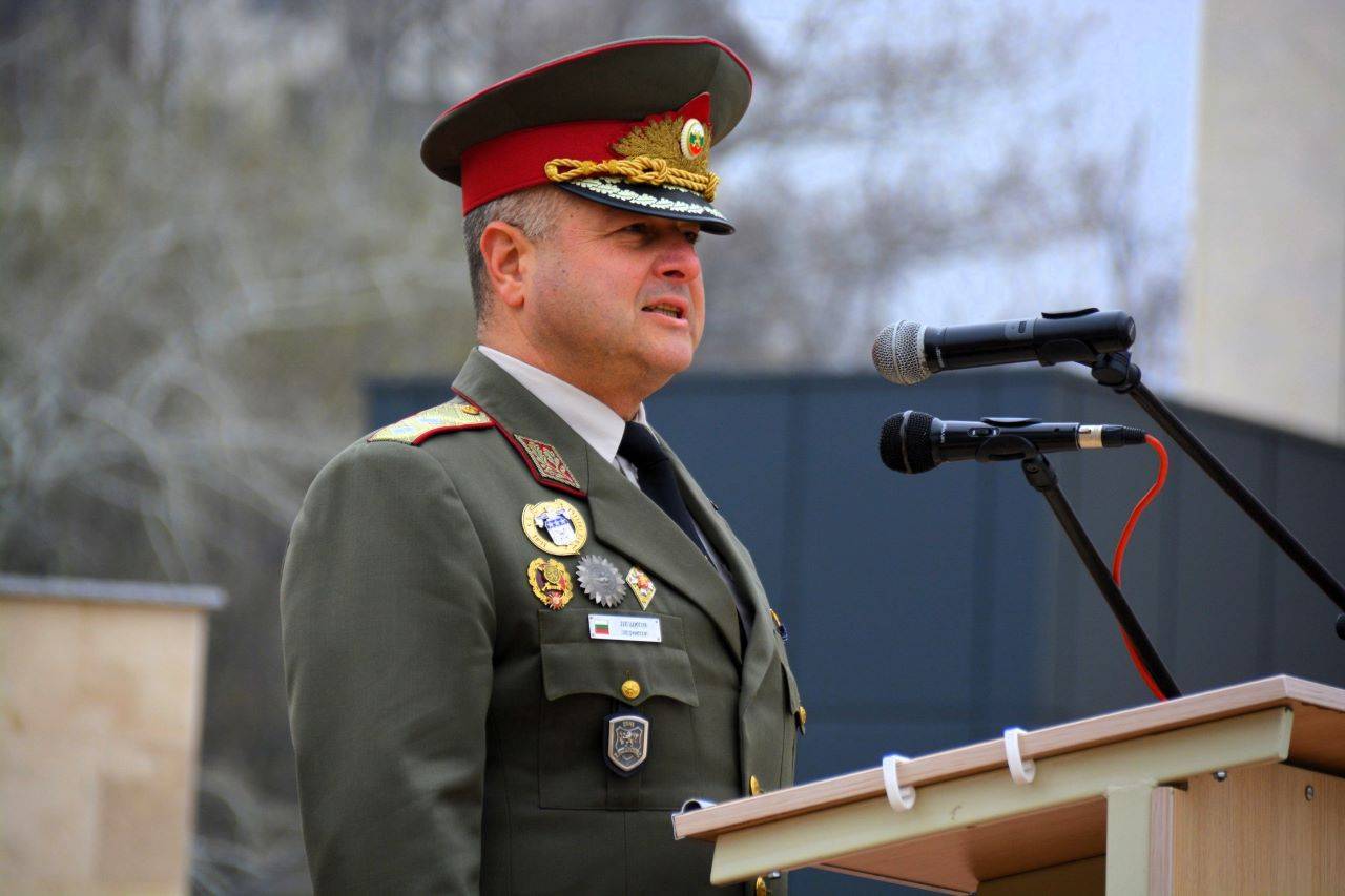 Командирът на 4-ти Артилерийски полк – полк. Красимир Ташев